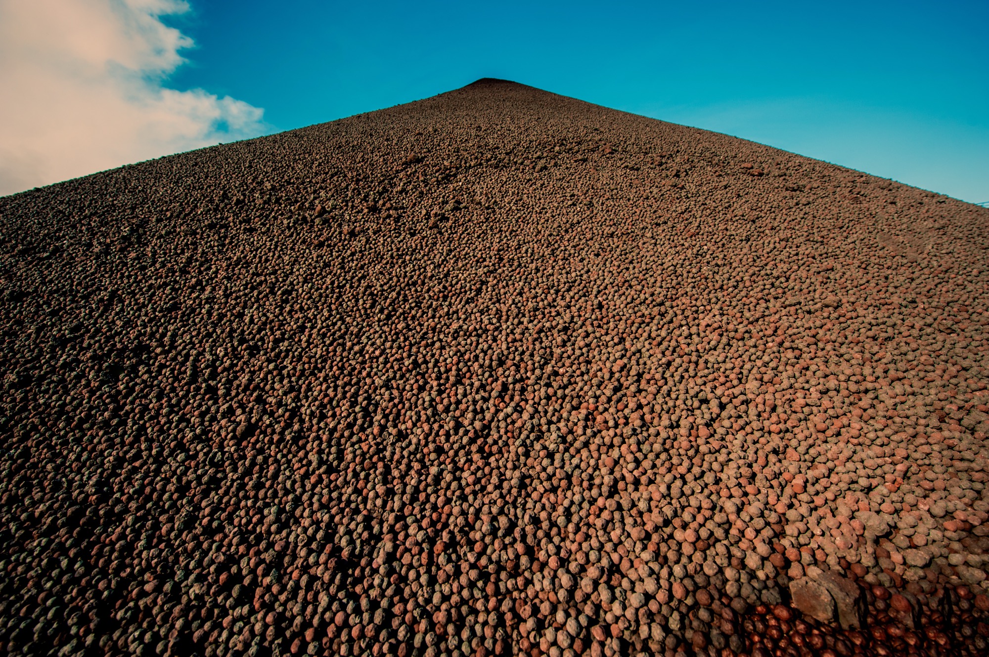 Iron ore price extends fall on growing supply
