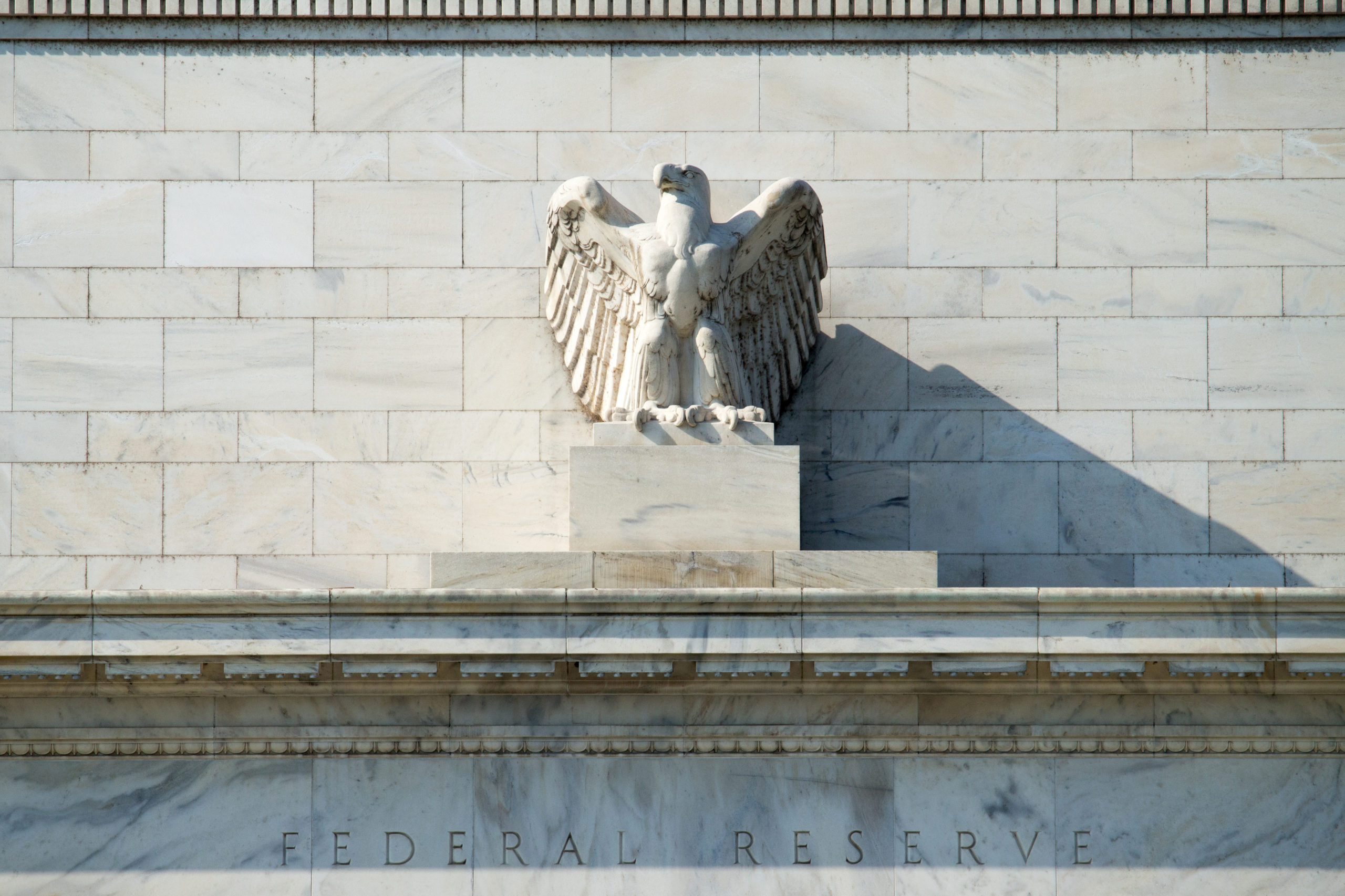 Gold price gains 1% as Powell gives dovish signal