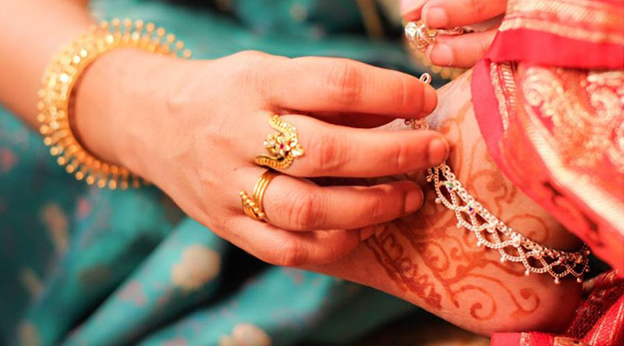 Gold smuggling surges in India as price spikes before festivals