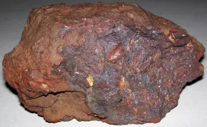 Melted hematite from +50 carat and above, granulated and lumped